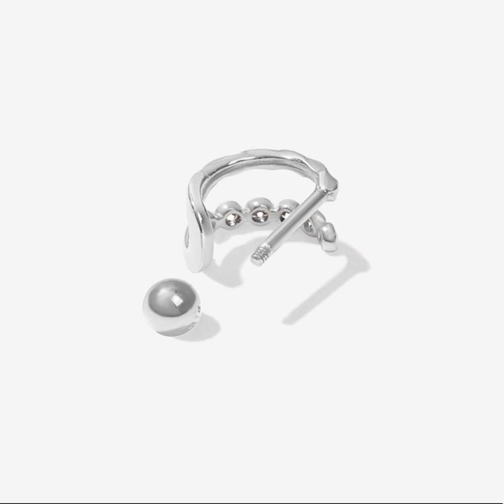 14 Karat Piercing Earring. Made for the left ear - Picture 3 of 3